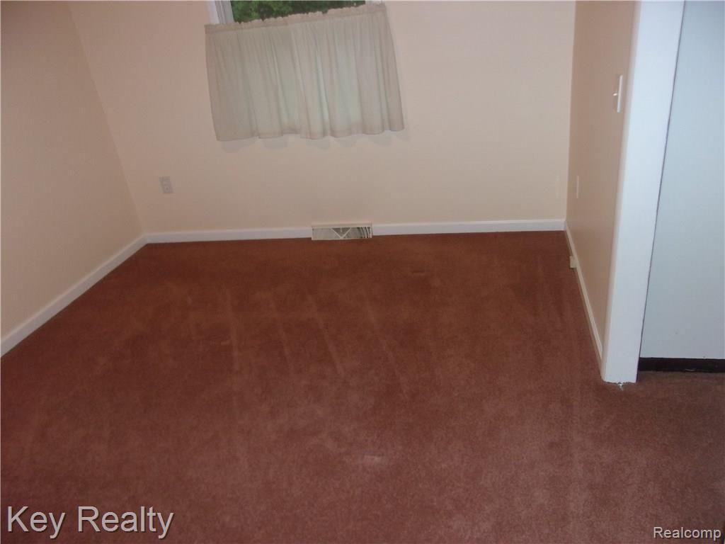 35455 Wick Road Romulus, MI 48174 - Photo 17 of 36 2013-04-05 07.08