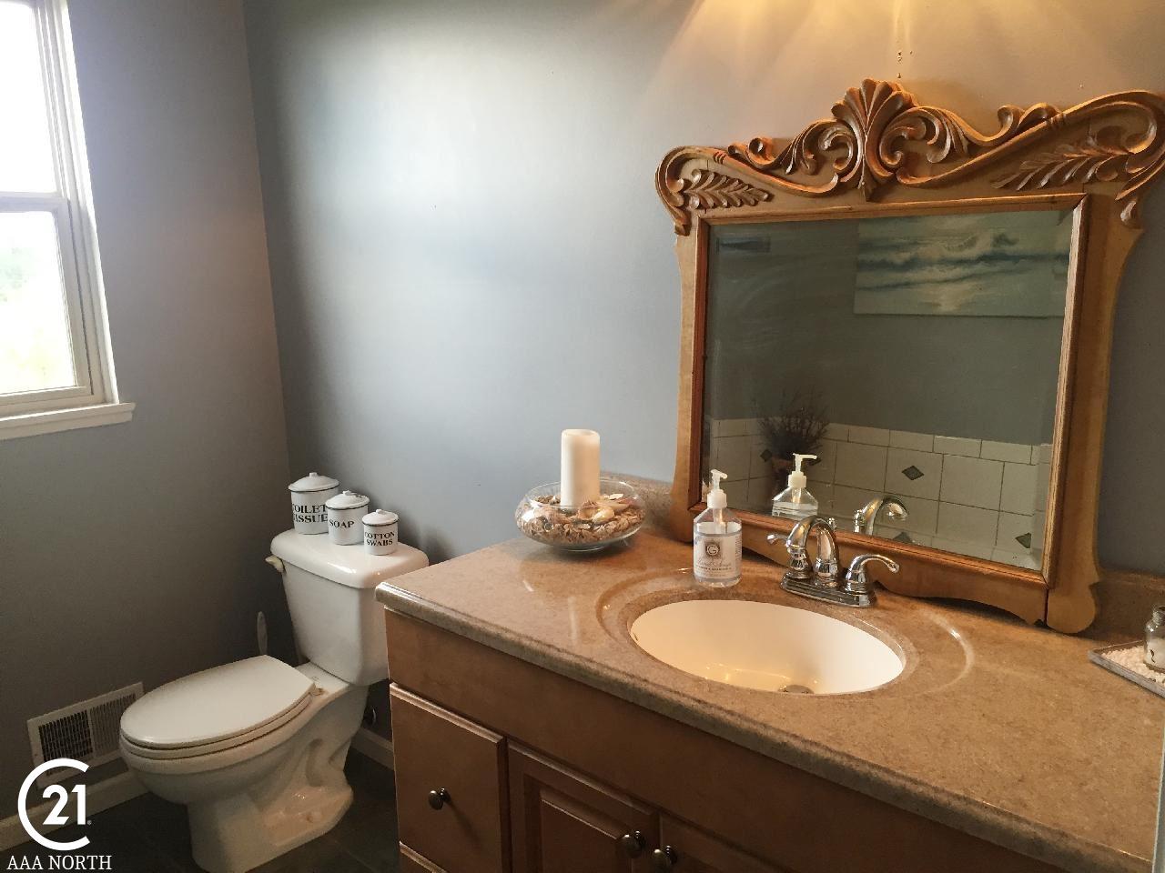 15724 Donald Road Capac, MI 48014 - Photo 34 of 48 2nd floor full bath