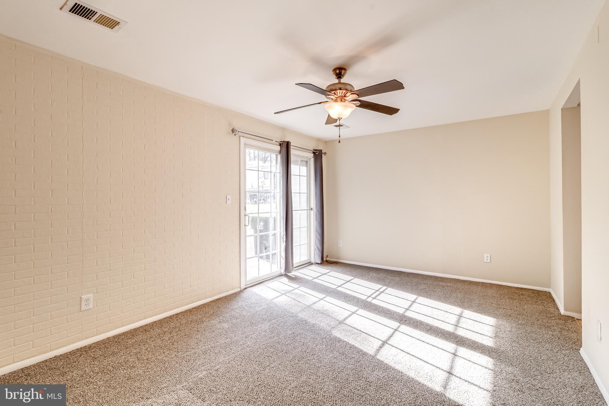 982 Topview Drive Edgewood, MD 21040 - Photo 6 of 25 a view of an empty room with a window
