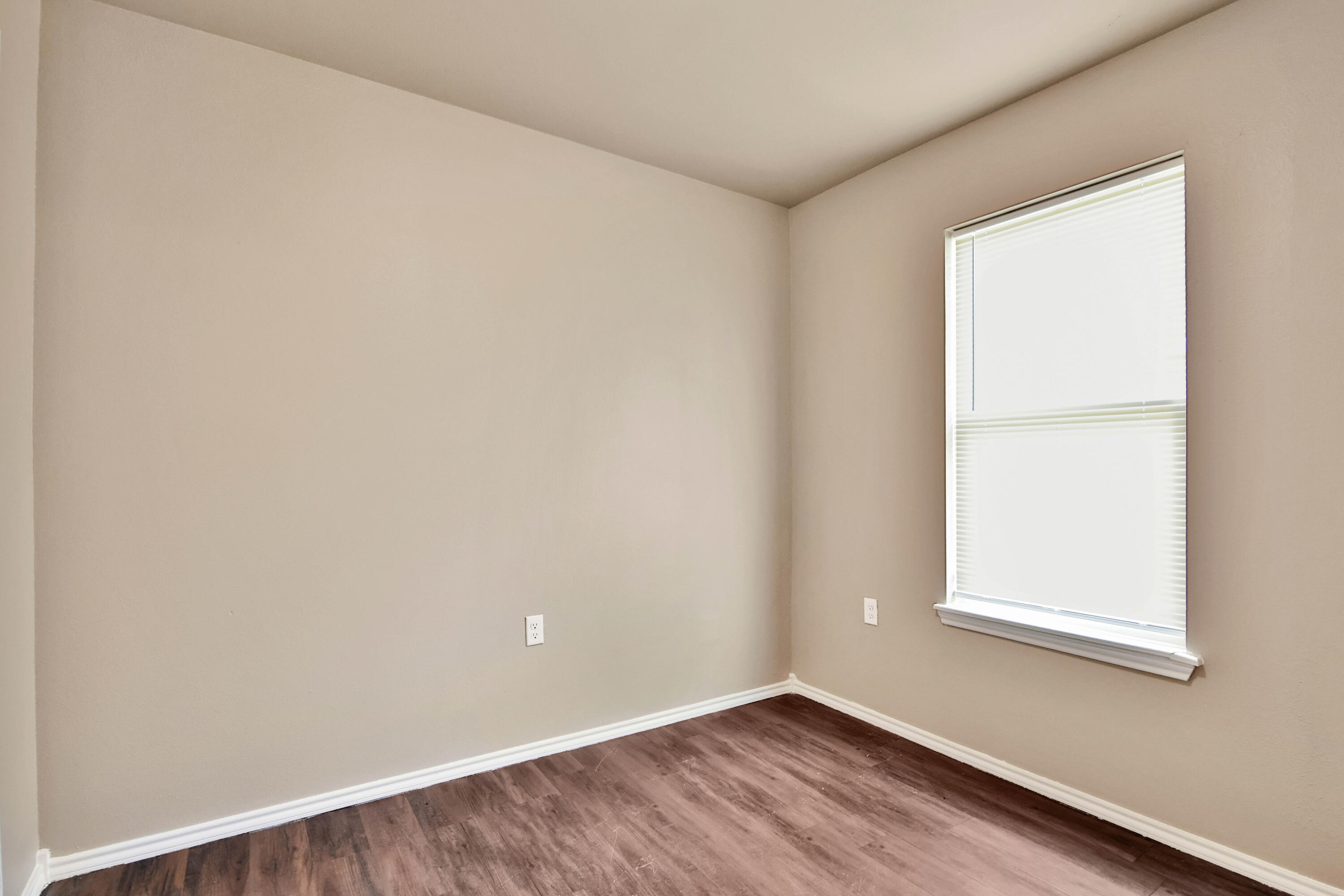 209 36th Street Lubbock, TX 79404 - Photo 7 of 19 IMG_3418