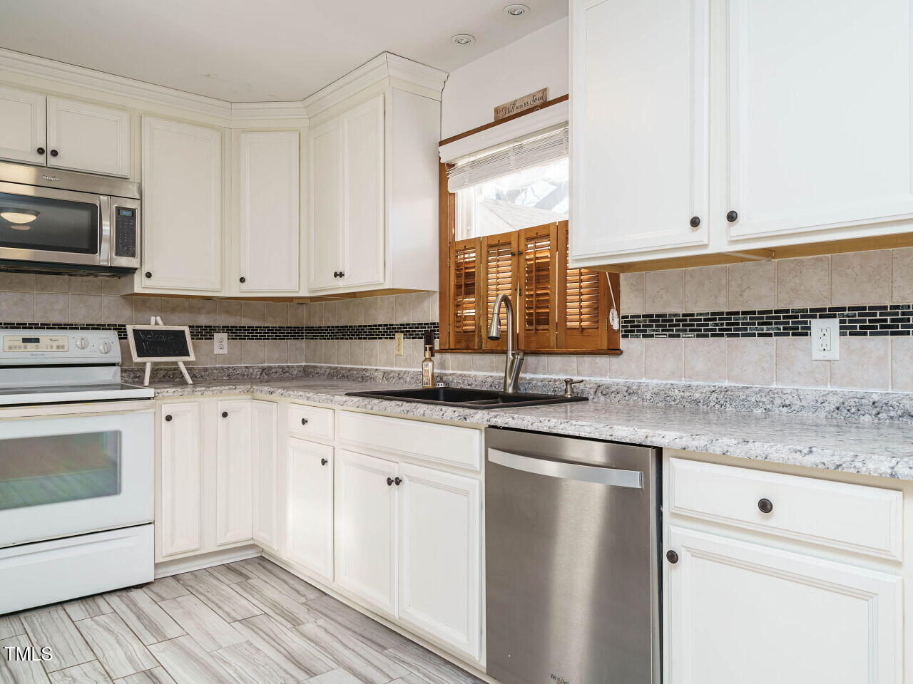 1411 Vandora Springs Road Garner, NC 27529 - Photo 13 of 29 015-1280x960-kitchen