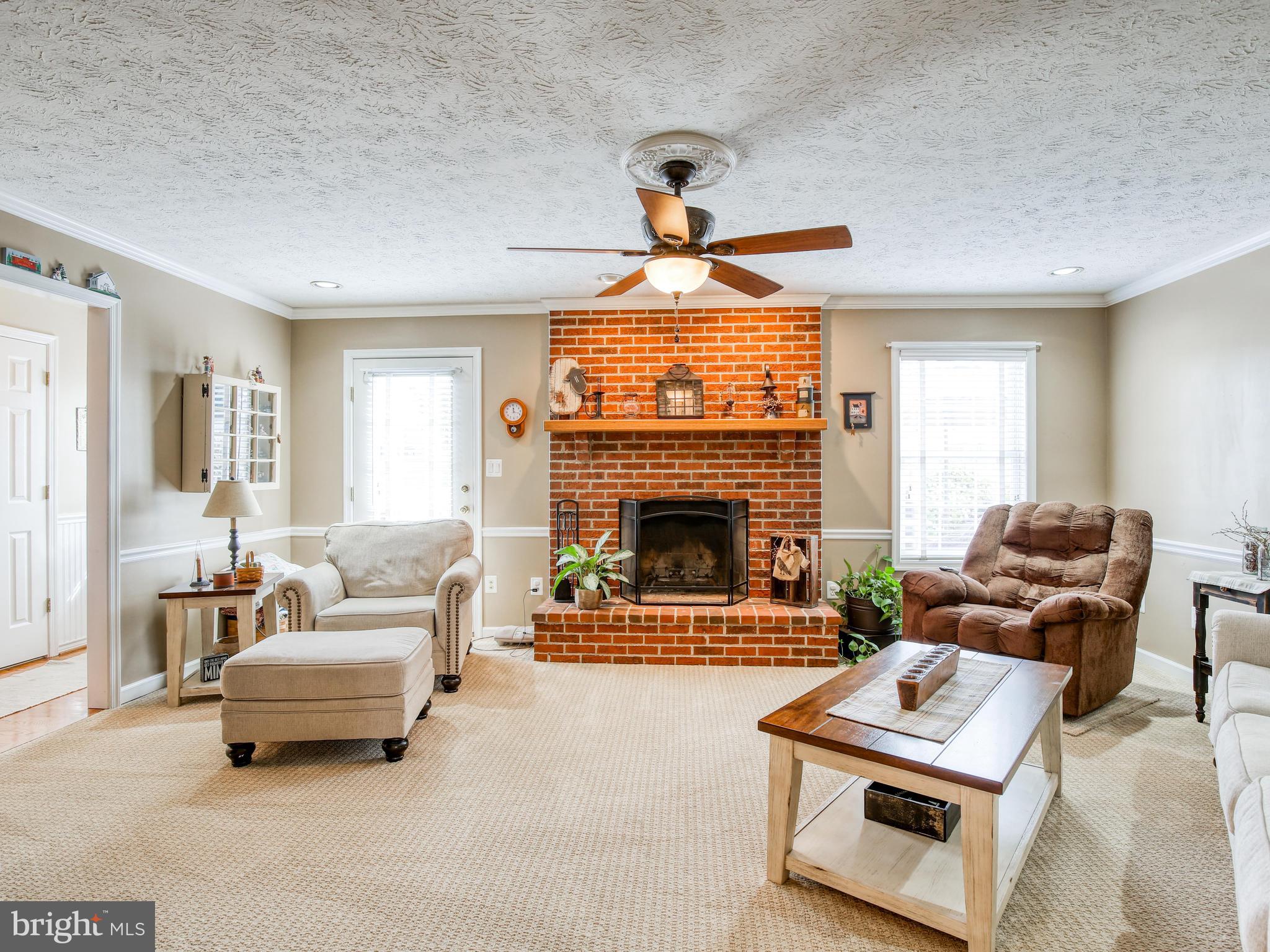 1714 Apple Pie Ridge Road Winchester, VA 22603 - Photo 11 of 44 Generously sized living room