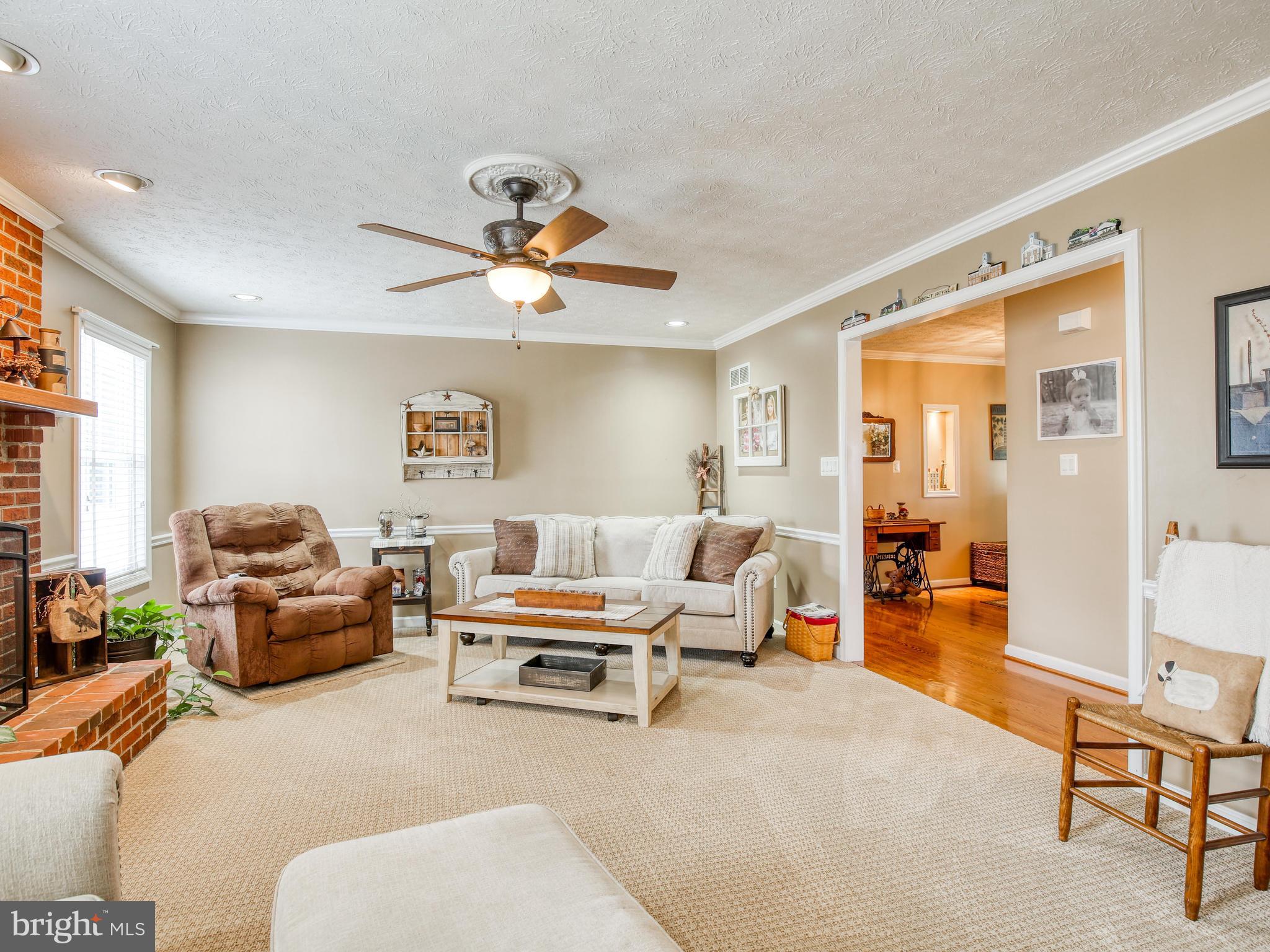 1714 Apple Pie Ridge Road Winchester, VA 22603 - Photo 13 of 44 Living room