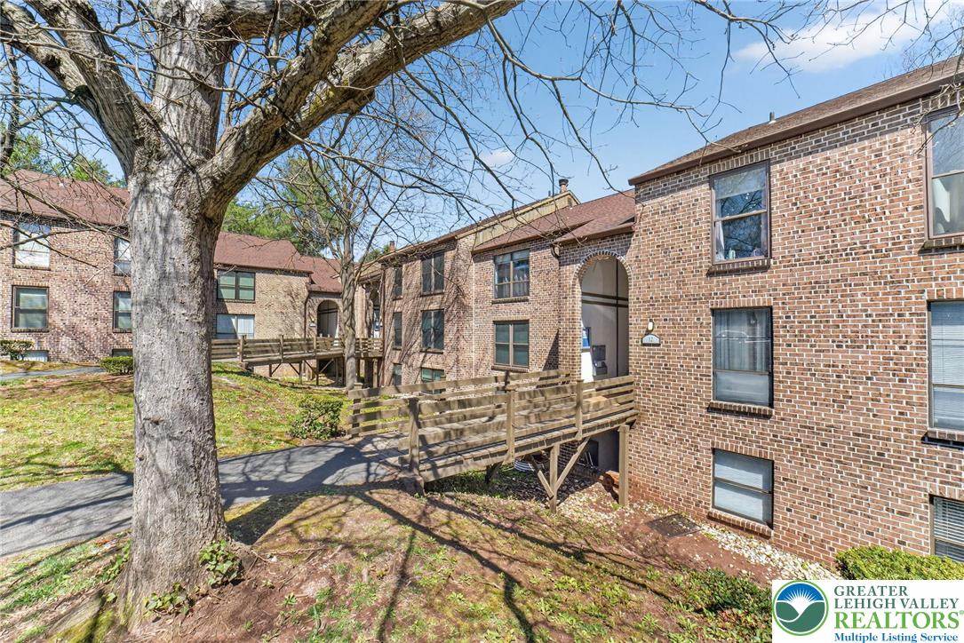 12 Fairway Road Reading, PA 19607 - Photo 1 of 20 Gallery Image 1