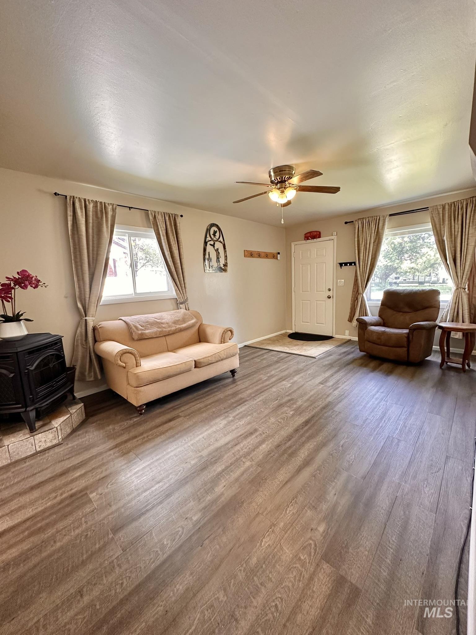 420 East 3rd Street Shoshone, ID 83352 - Photo 11 of 39