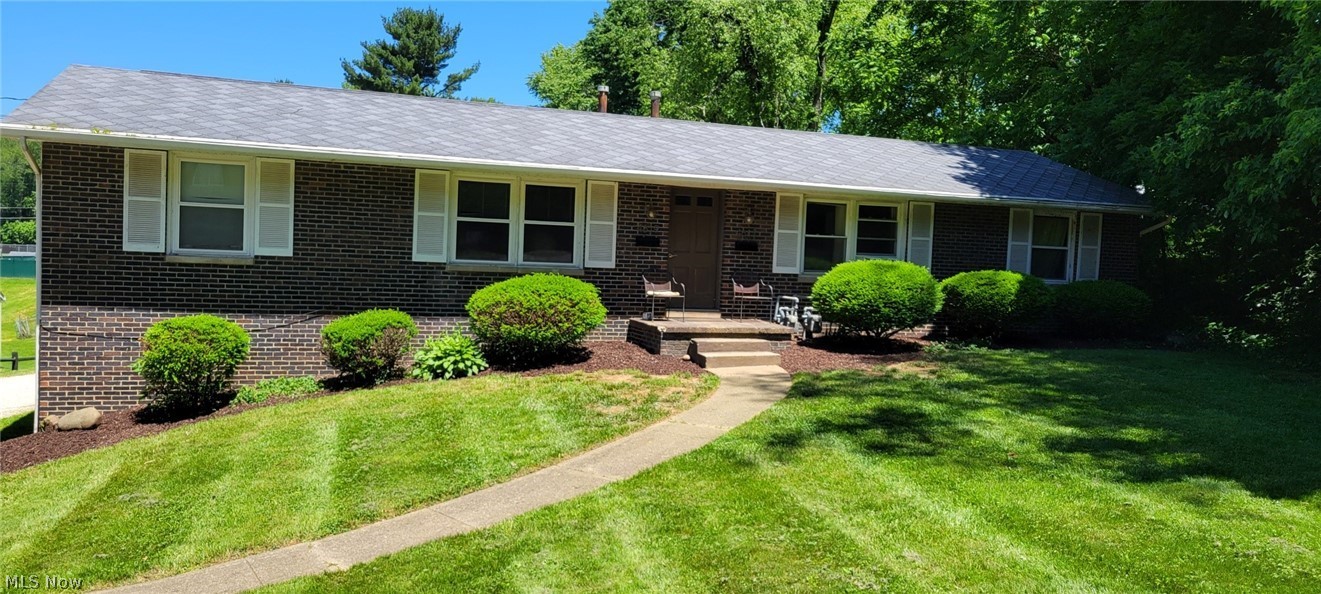 4619 15th Street Northwest Canton, OH 44708 - Photo 1 of 26 This ranch style duplex could be an excellent owner occupied investment or a great addition to an investor's portfolio.