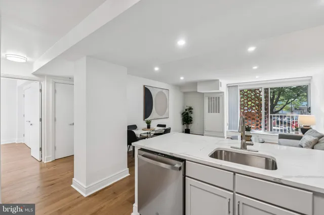 $2,650 | 800 4th Street Southwest, Unit S121, Washington, DC 20024