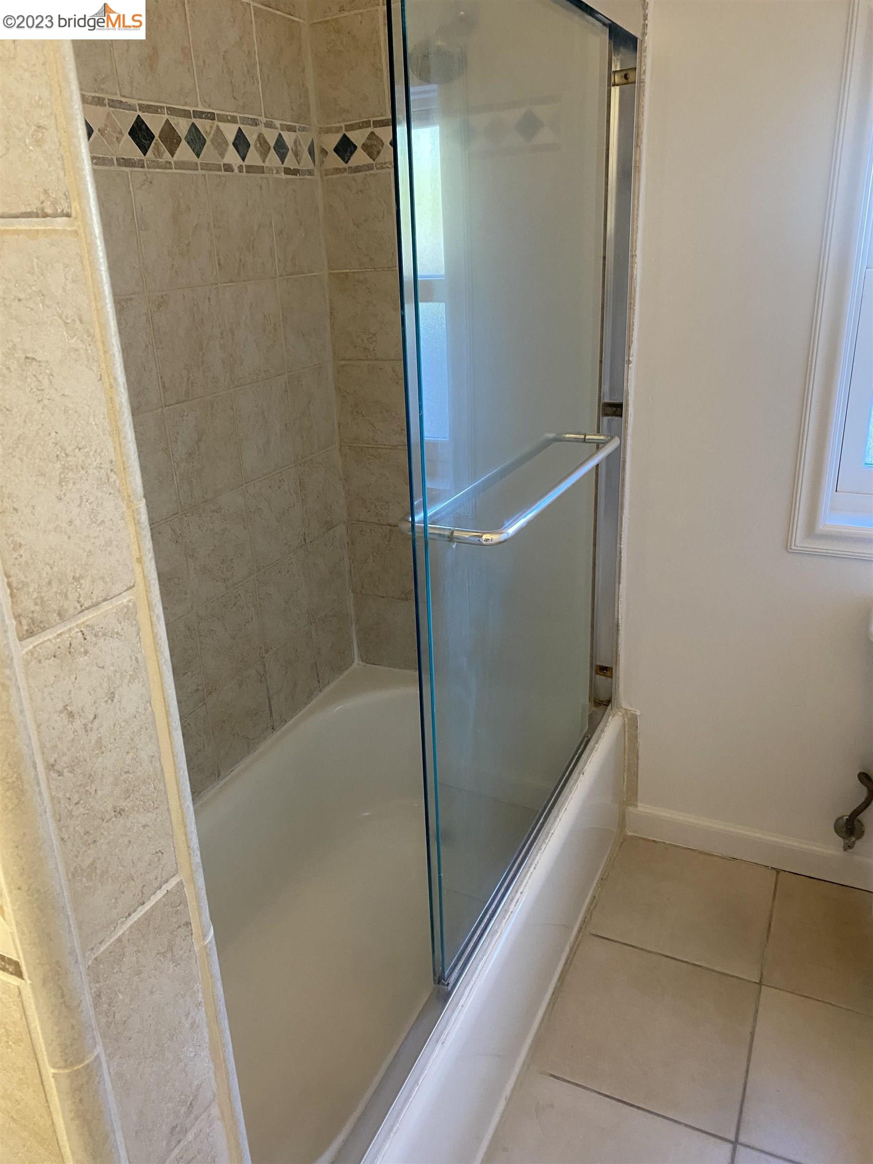 Rockridge Oakland, CA 94609 - Photo 22 of 31 a bathroom with a bathtub