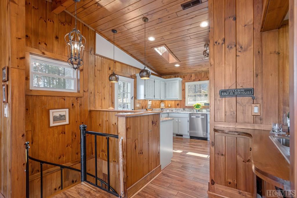 278 Golf View Road Sapphire, NC 28774 - Photo 43 of 68 Gallery Image 43