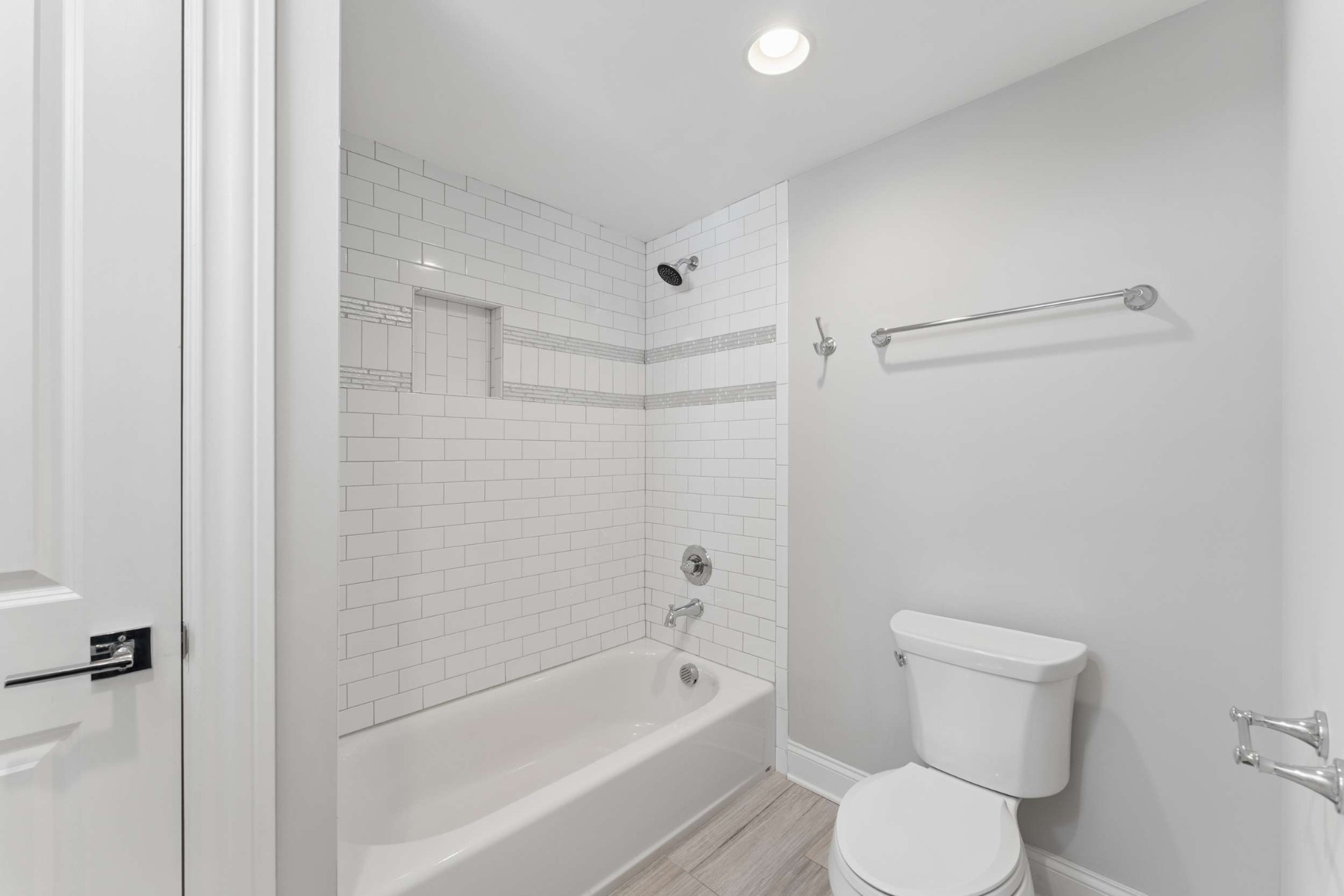 3705 B Estes Road Nashville, TN 37215 - Photo 46 of 61 a bathroom with a toilet and a bathtub