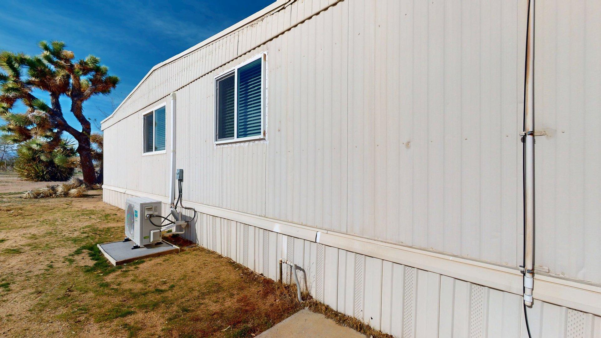 57775 Junipero Trail Yucca Valley, CA 92284 - Photo 15 of 19 a view of a balcony