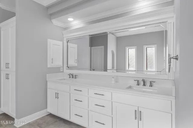 $433,000 | 605 Wendover Drive, Ridgeland, MS 39157