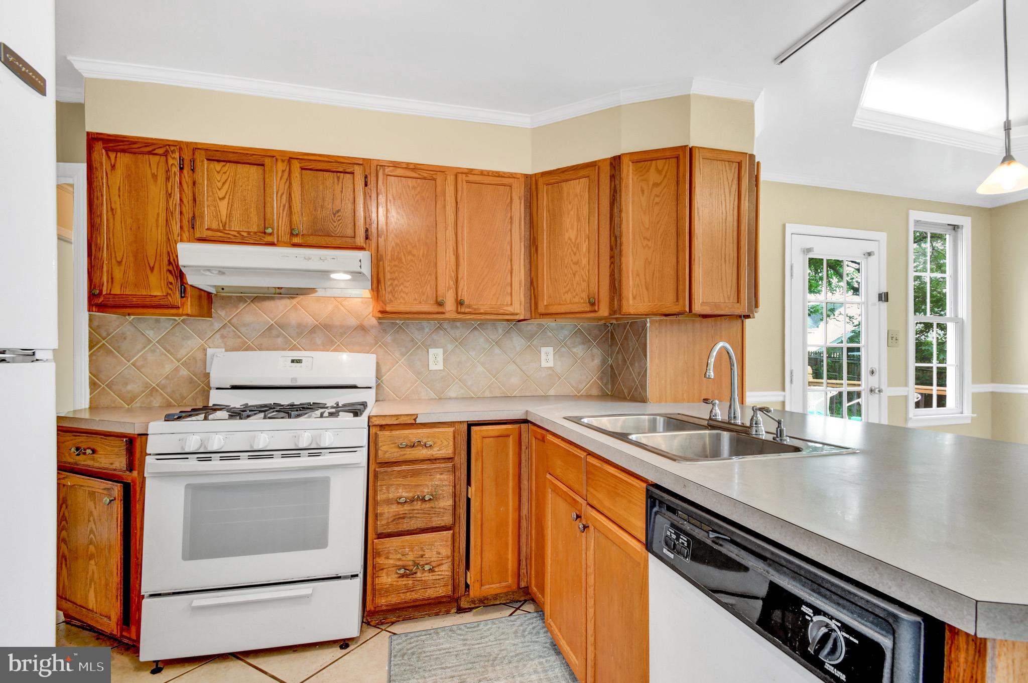 4510 Gridley Road Silver Spring, MD 20906 - Photo 8 of 31 Kitchen