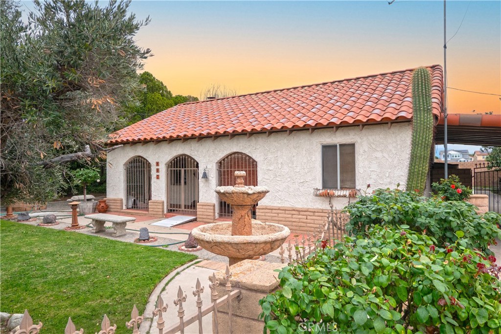 807 South Acacia Avenue Rialto, CA 92376 - Photo 1 of 32