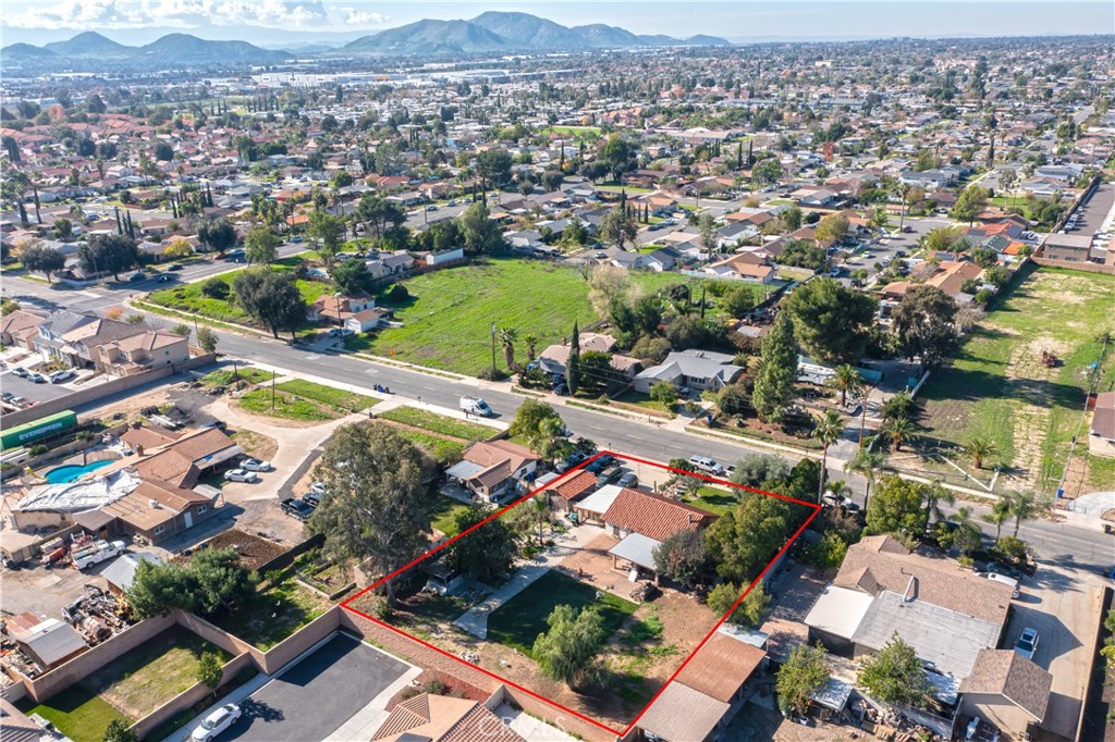 807 South Acacia Avenue Rialto, CA 92376 - Photo 12 of 32