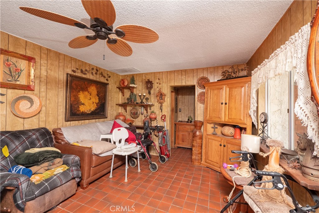 807 South Acacia Avenue Rialto, CA 92376 - Photo 14 of 32