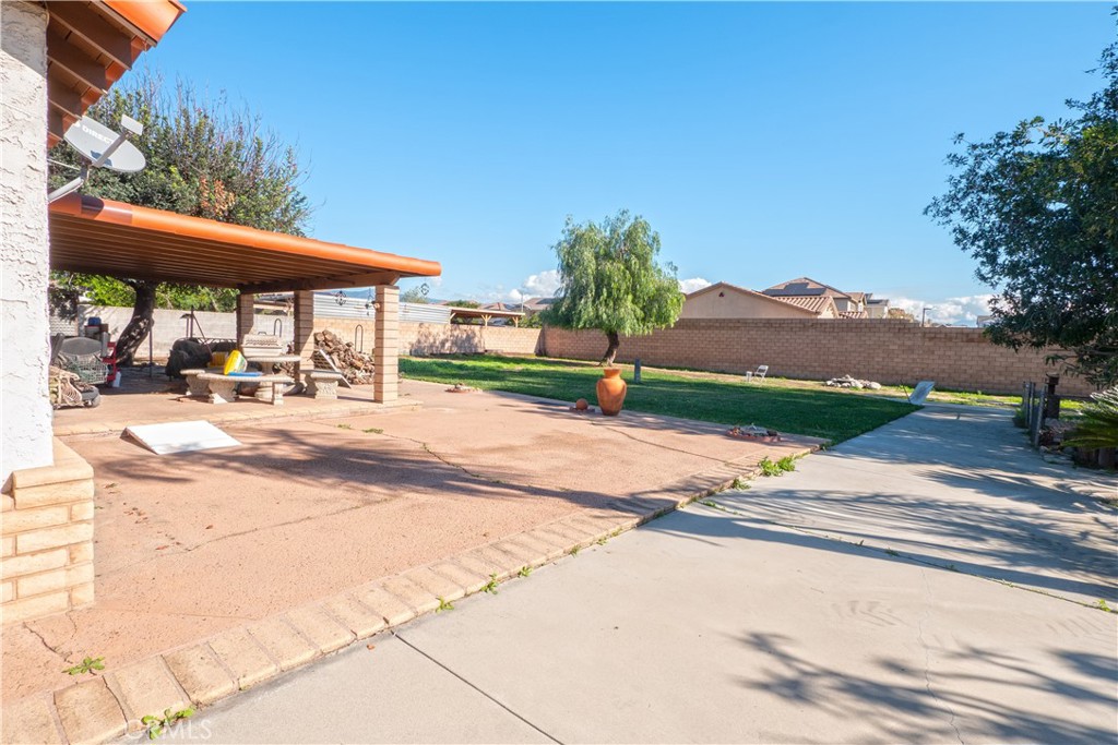 807 South Acacia Avenue Rialto, CA 92376 - Photo 29 of 32