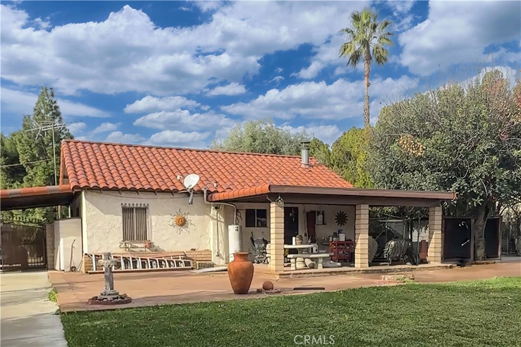 807 South Acacia Avenue Rialto, CA 92376 - Photo 5 of 32