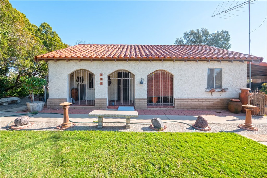 807 South Acacia Avenue Rialto, CA 92376 - Photo 7 of 32