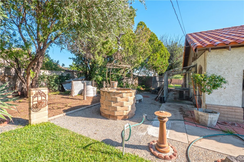 807 South Acacia Avenue Rialto, CA 92376 - Photo 8 of 32