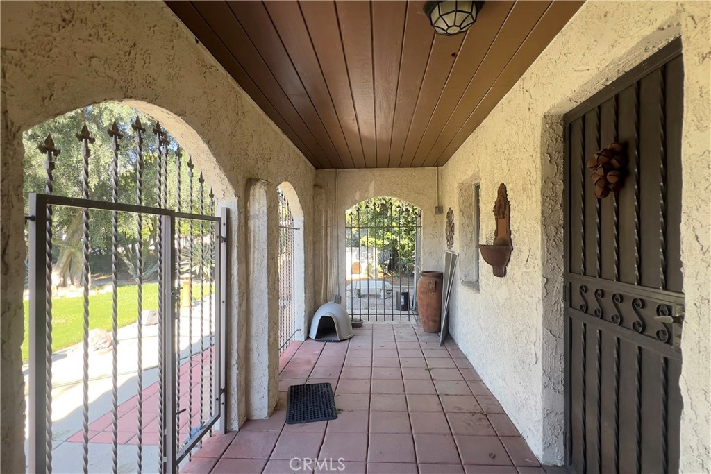 807 South Acacia Avenue Rialto, CA 92376 - Photo 10 of 32