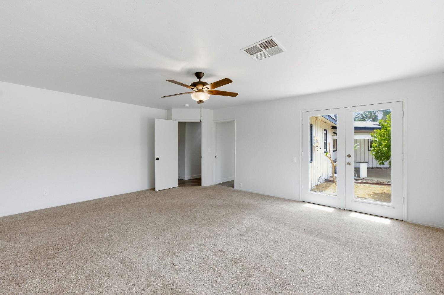 4205 Ralph Lane North Fresno, CA 93727 - Photo 34 of 59