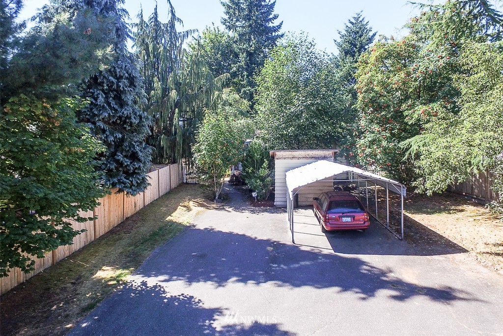 23530 Meridian Avenue South Bothell, WA 98021 - Photo 2 of 19