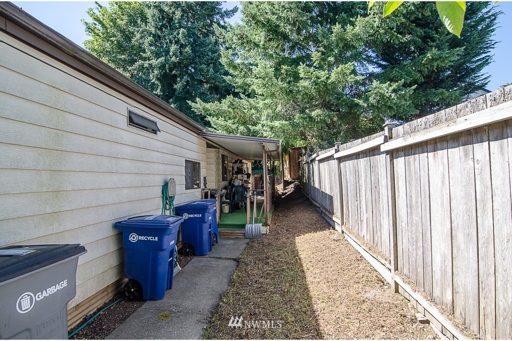 23530 Meridian Avenue South Bothell, WA 98021 - Photo 10 of 19