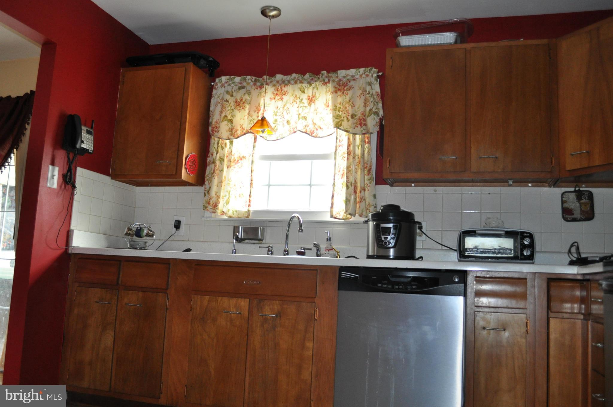 1104 South Culpeper Road Sterling, VA 20164 - Photo 11 of 25 Kitchen