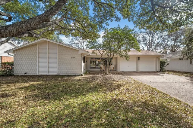$295,000 | 5424 Lake Lindenwood Drive, Waco, TX 76710