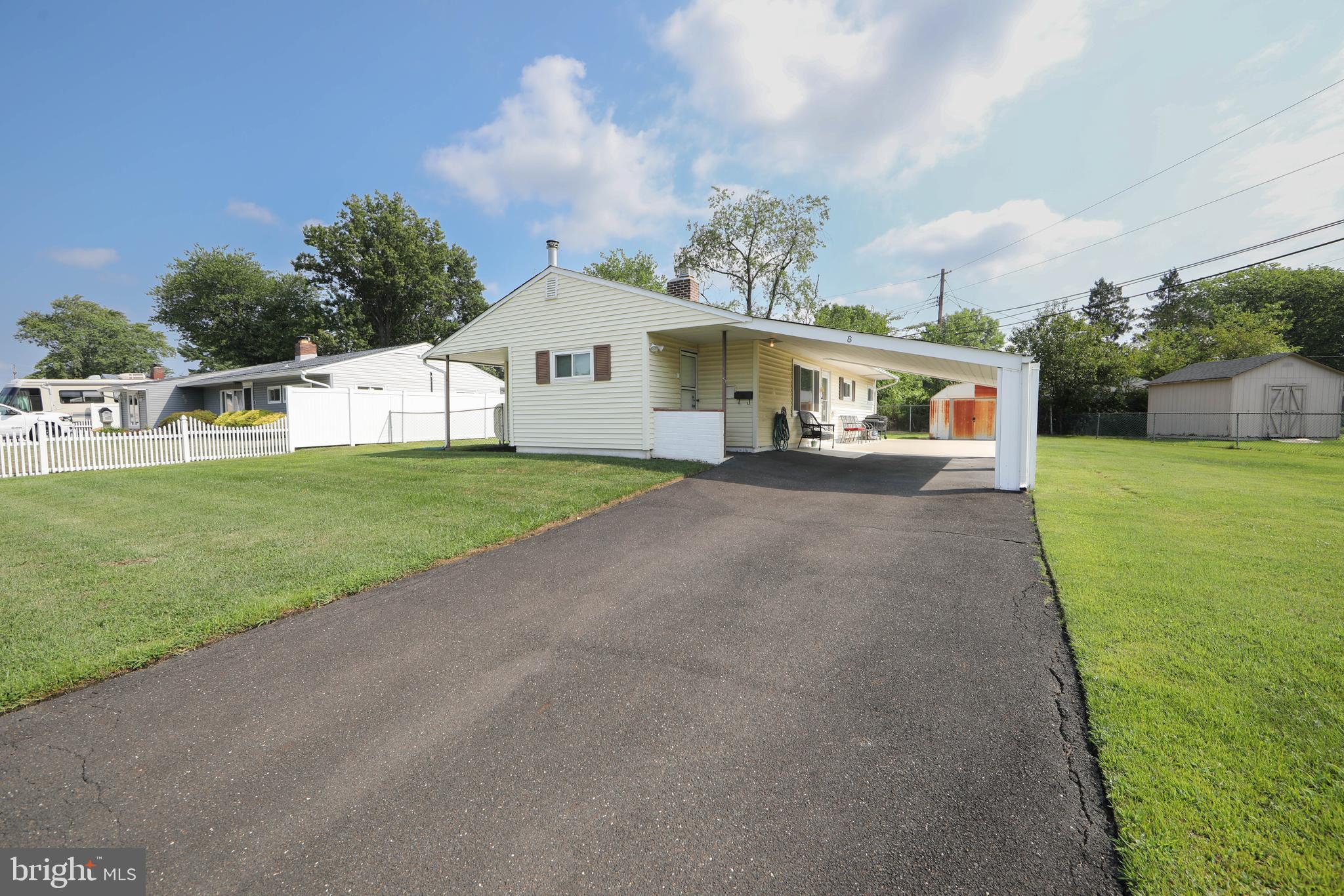 8 Boston Ivy Road Levittown, PA 19057 - Photo 4 of 31 Long Driveway