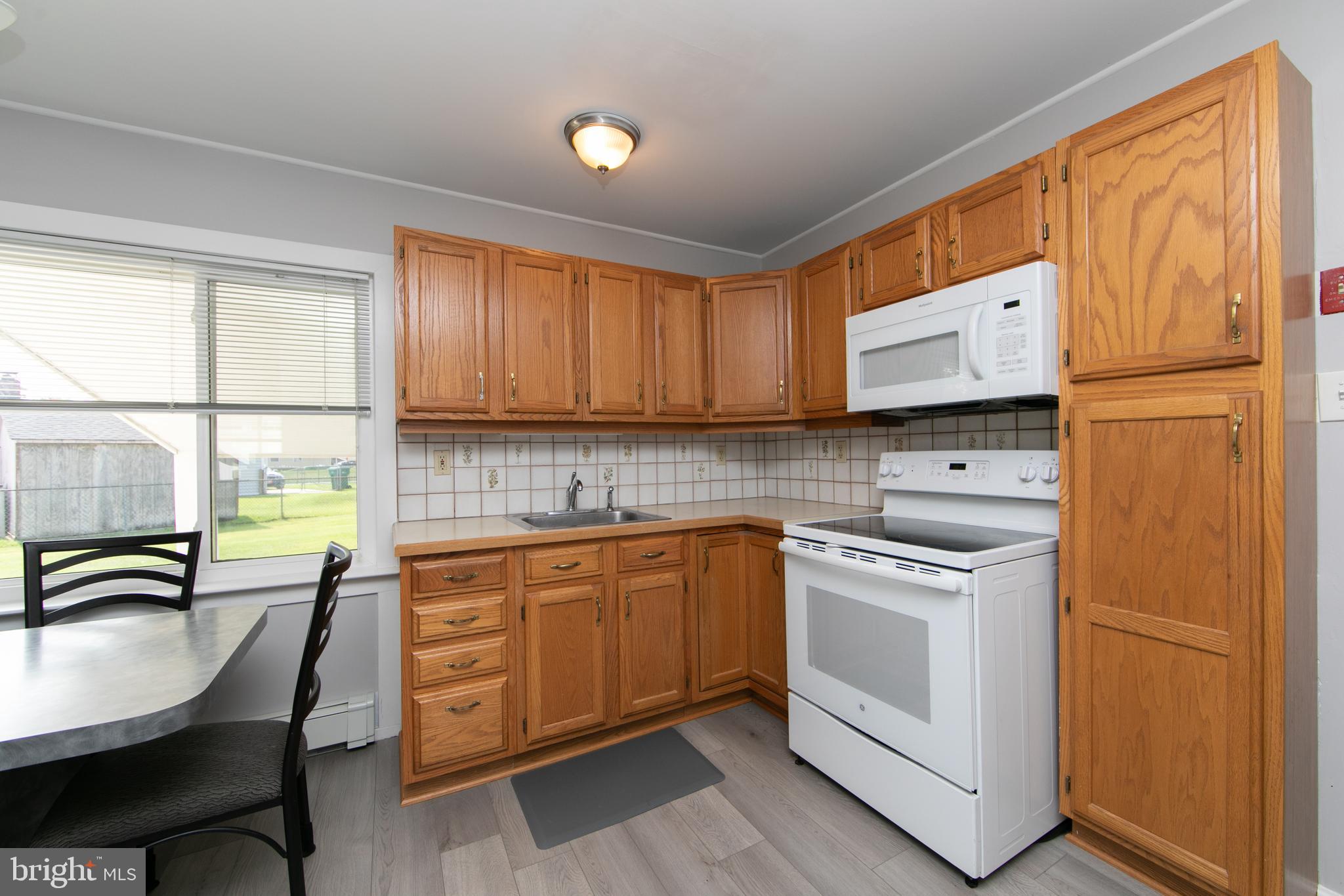 8 Boston Ivy Road Levittown, PA 19057 - Photo 10 of 31 Gallery Image 10