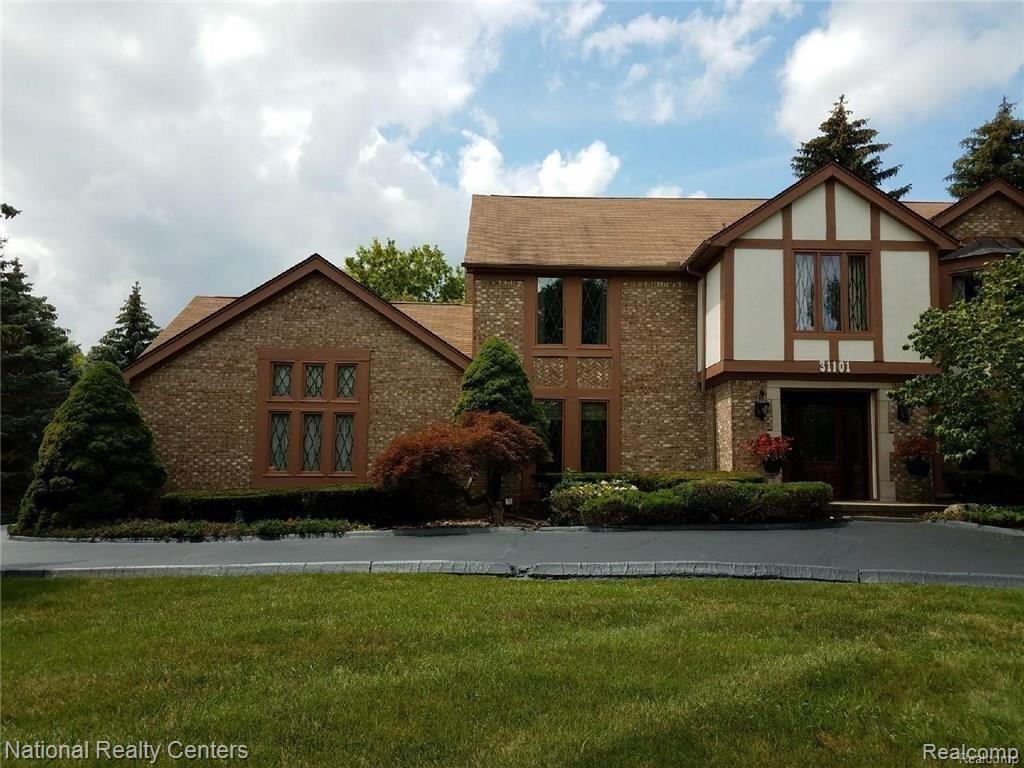 31101 Claymore Road Farmington Hills, MI 48331 - Photo 3 of 36