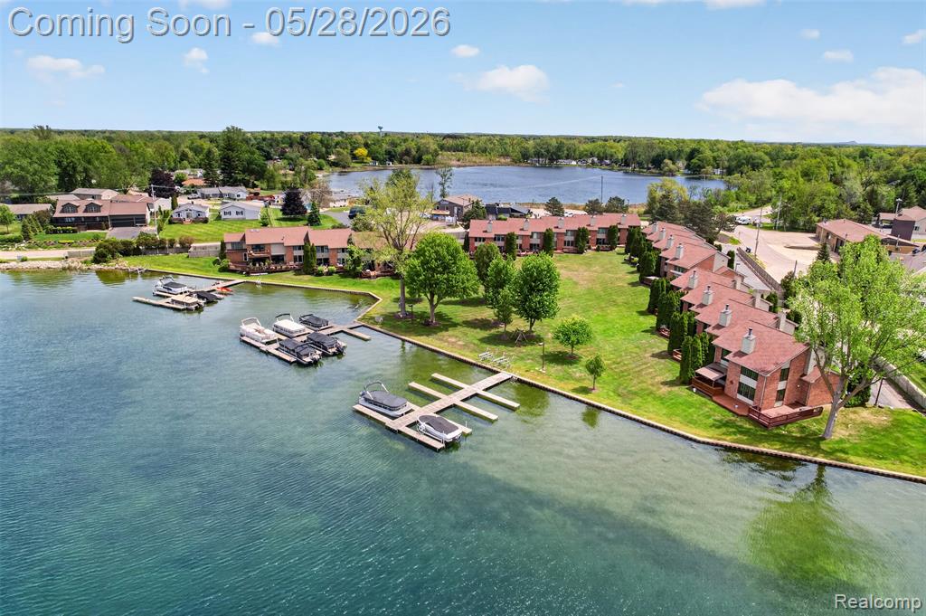 2214 Bowles Street Fenton, MI 48430 - Photo 4 of 45
