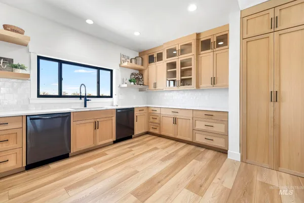 $1,600,000 | 4288 North 2400 East, Filer, ID 83328