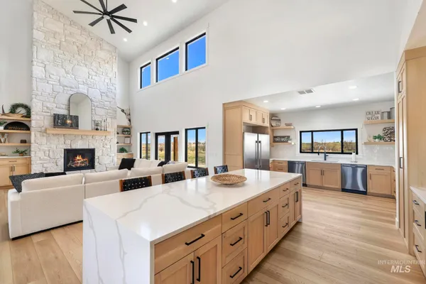 $1,600,000 | 4288 North 2400 East, Filer, ID 83328