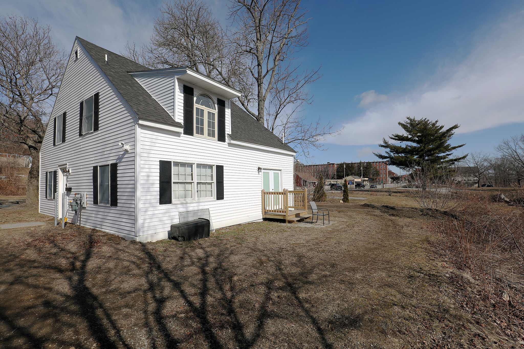 228 Water Street Hallowell, ME 04347 - Photo 13 of 42 5