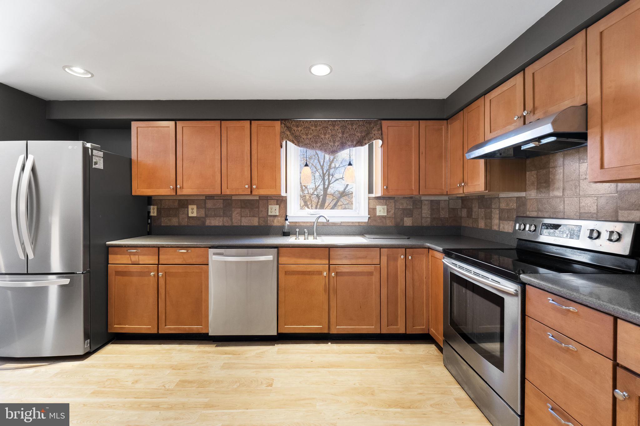 1354 Ridgeview Circle Downingtown, PA 19335 - Photo 4 of 46 Kitchen