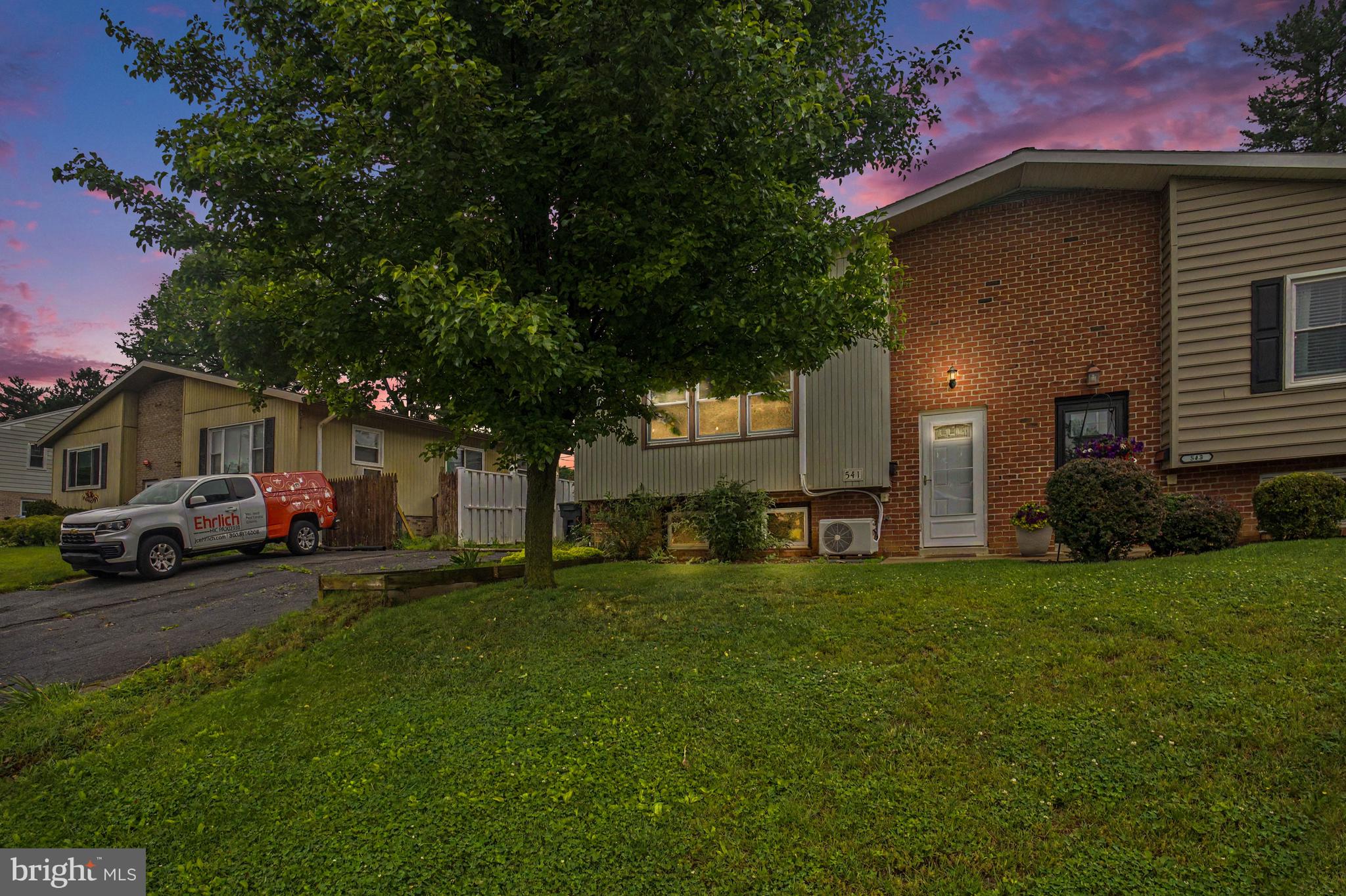 541 Golden Street Lititz, PA 17543 - Photo 4 of 34