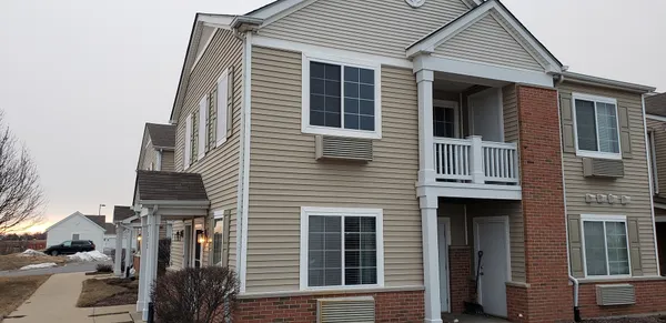$1,895 | 164 Bertram Drive, Unit M, Yorkville, IL 60560