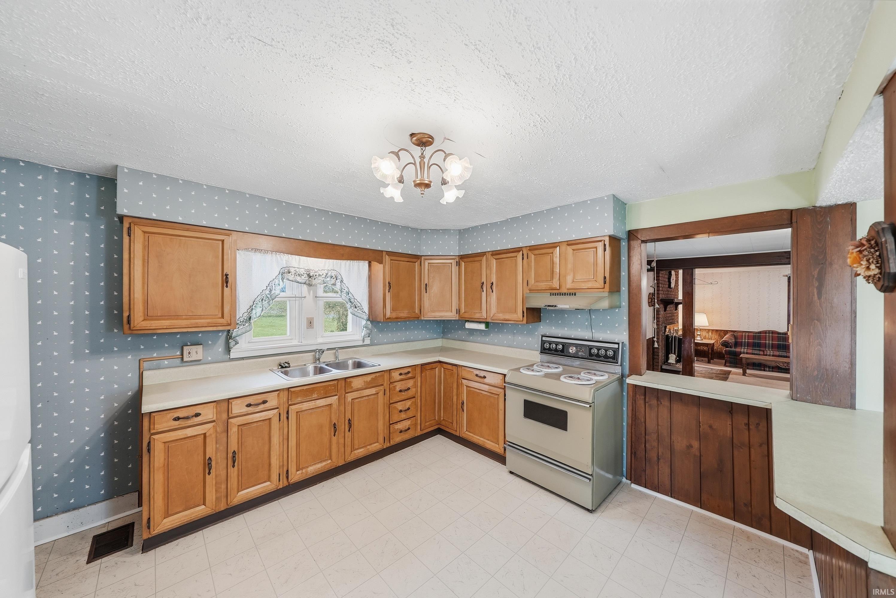 8565 East Metz Road Angola, IN 46703 - Photo 17 of 38 Gallery Image 17