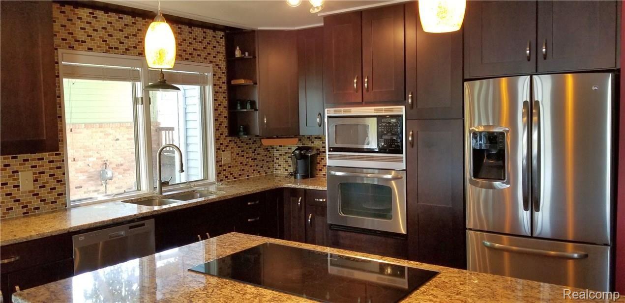 2845 Earl Lake Road Howell, MI 48843 - Photo 7 of 36 image030.jpg