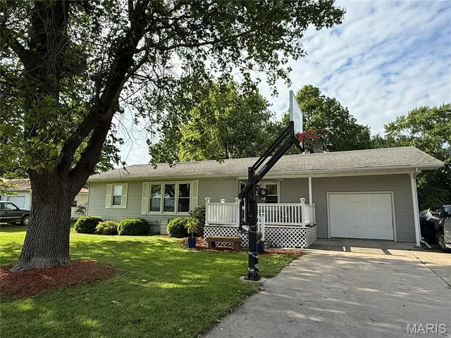 $219,900 | 609 East Clark Street, La Plata, MO 63549