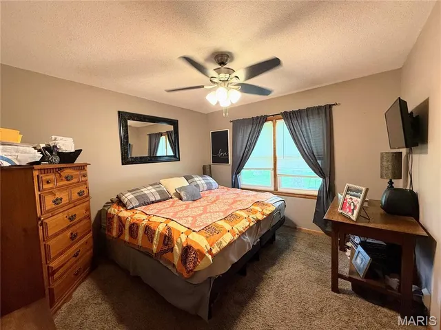 $219,900 | 609 East Clark Street, La Plata, MO 63549