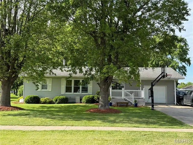 $219,900 | 609 East Clark Street, La Plata, MO 63549