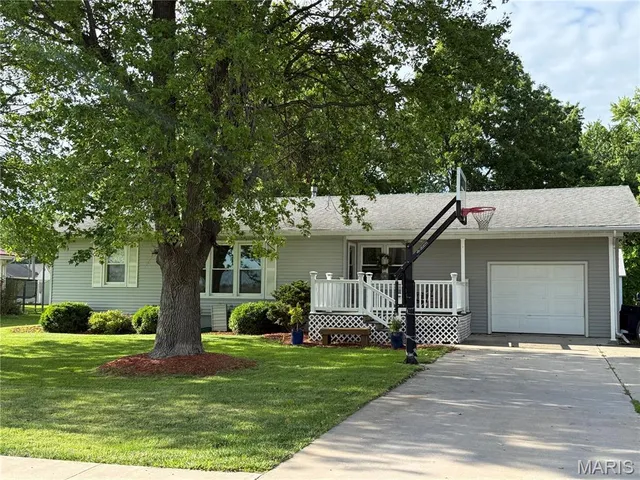 $219,900 | 609 East Clark Street, La Plata, MO 63549