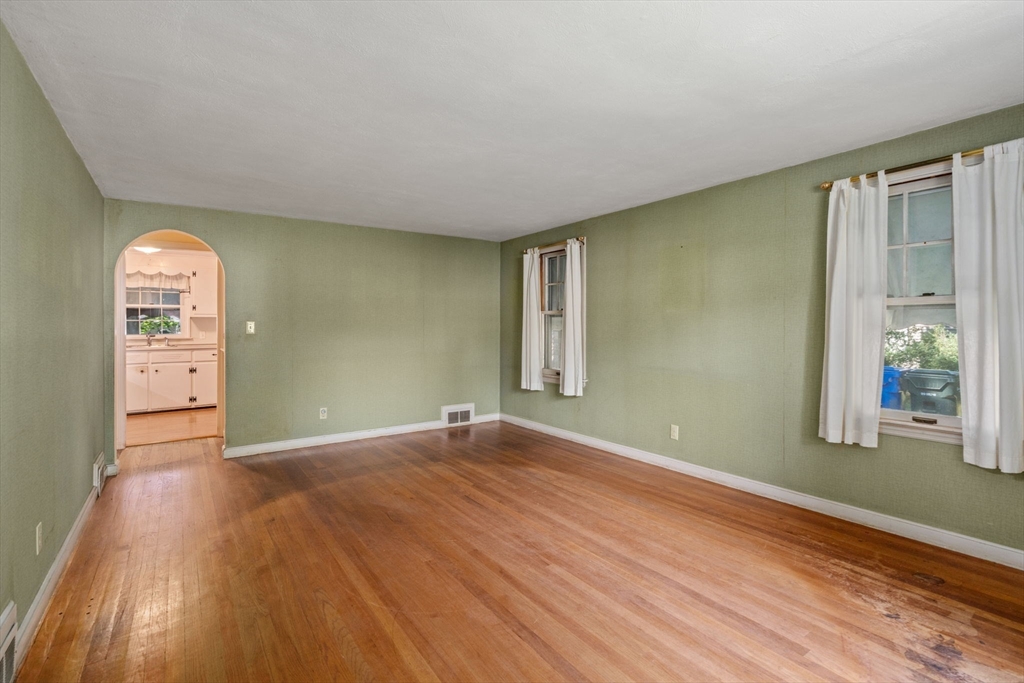 69 Mohawk Drive Springfield, MA 01129 - Photo 9 of 42 Gallery Image 9
