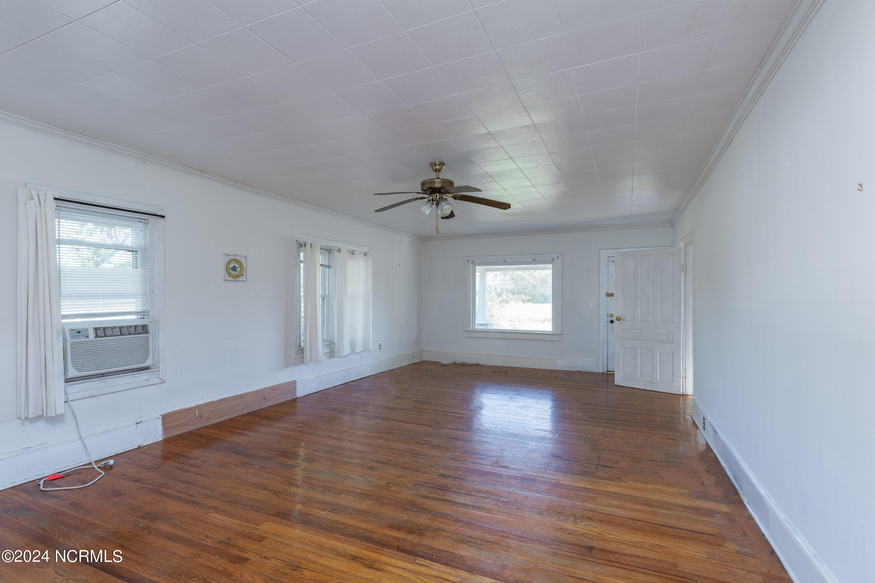 4620 Roanoke Road Newton Grove, NC 28366 - Photo 6 of 35 4620 Roanoke Rd-7