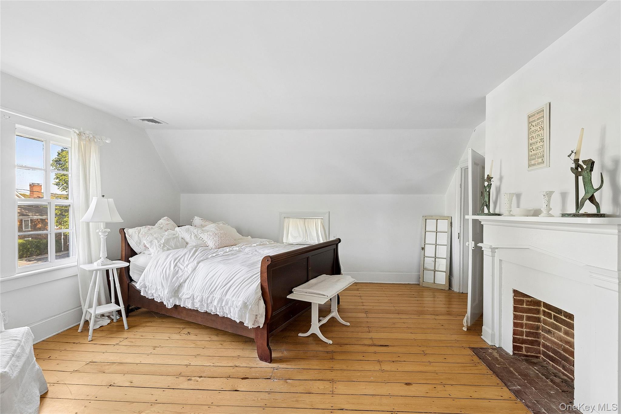 45 Shore Road Setauket, NY 11733 - Photo 21 of 45 3rd Bedroom