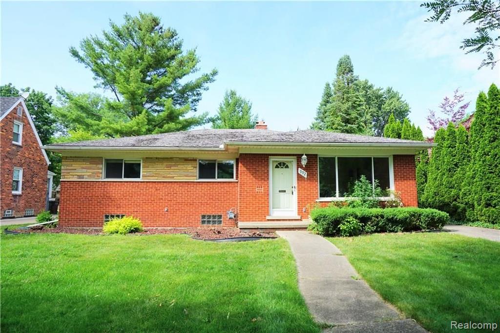902 Hampton Road Grosse Pointe Woods, MI 48236 - Photo 2 of 47